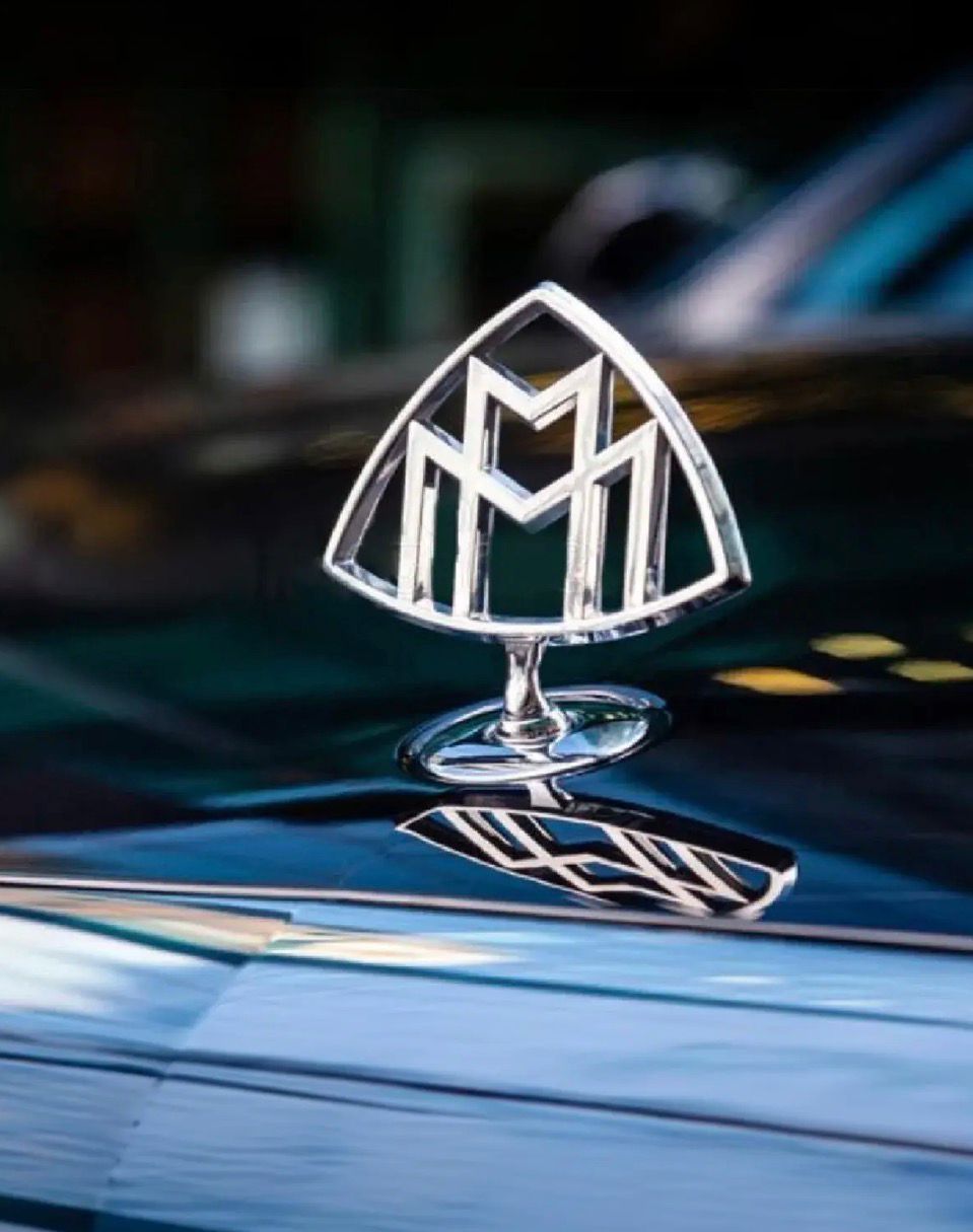 Luxury Maybach Emblem & Hood Ornament Set 5 Piece Premium Collection